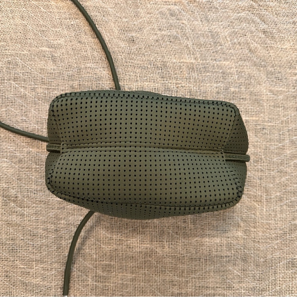 Anthropology‎ Jimeila Everywhere Green Bucket Bag Tote Athletic Vacation Travel - Picture 9 of 12